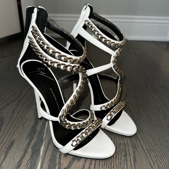 Good condition - Picture 2 of 4